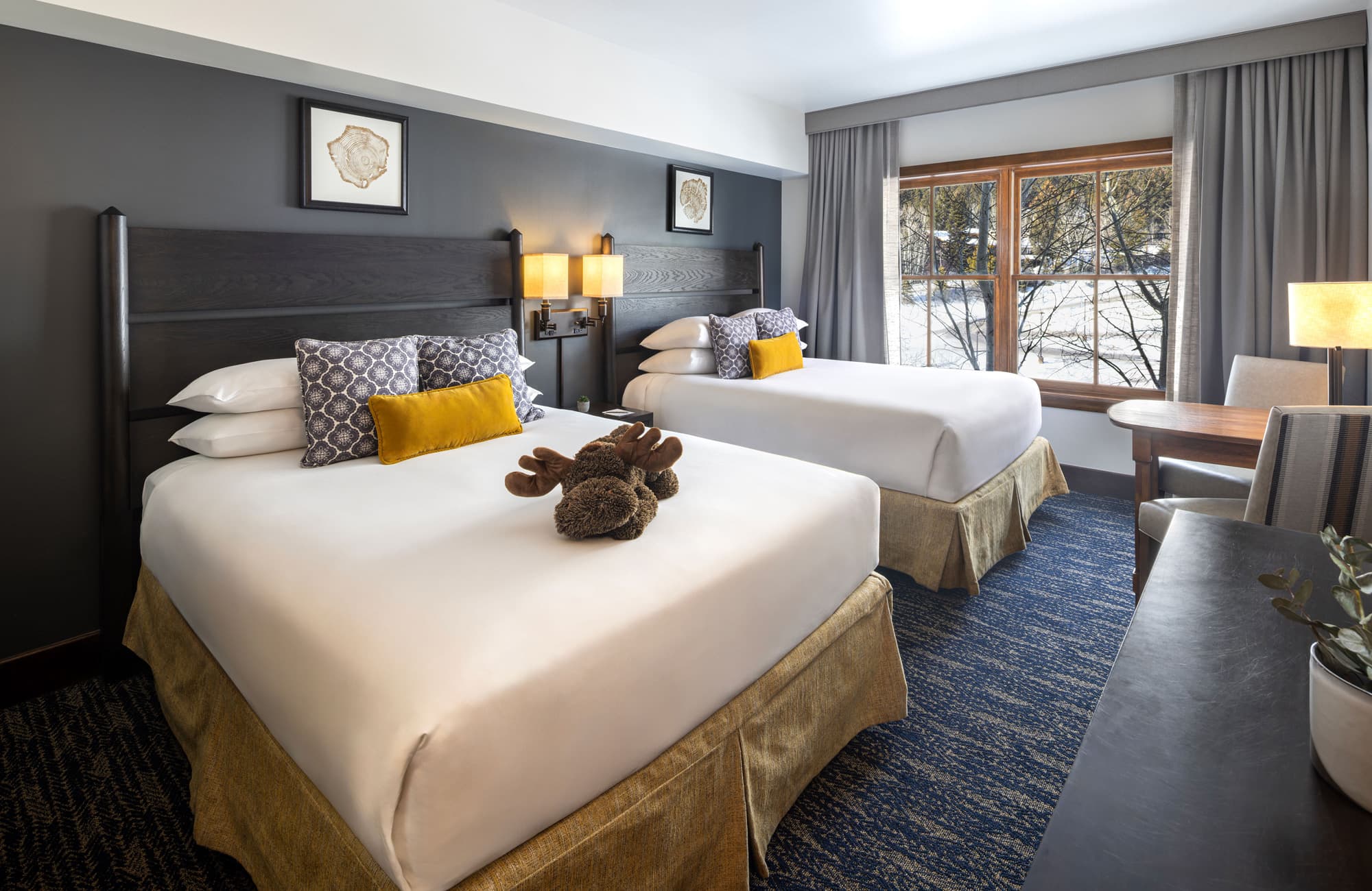 Guestroom With Two Queen Beds In The Tetons