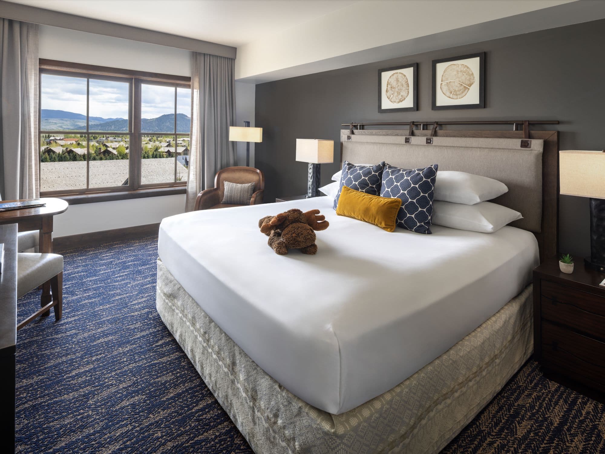 Lodge King Bedroom